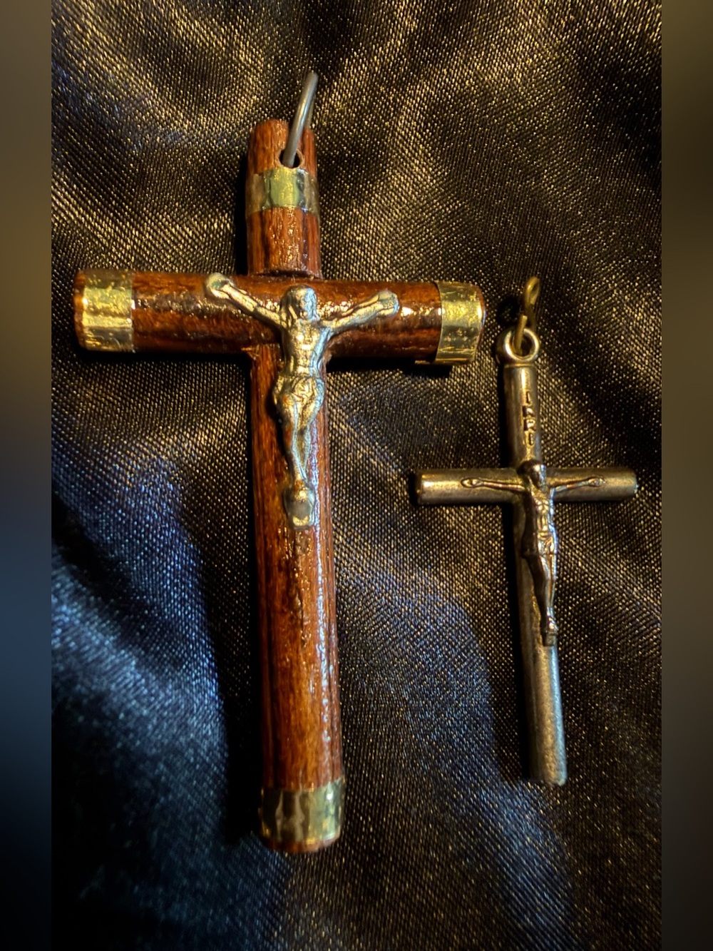 +Vintage Crucifix Pendant Set+
